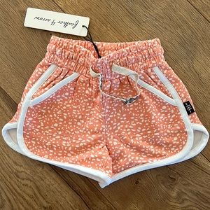 NWT feather 4 Arrow daisy short color coral crush
